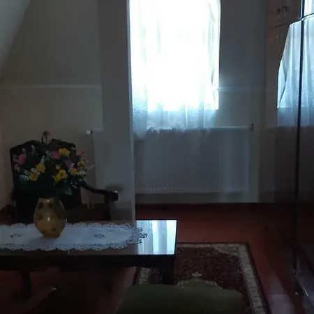 Miri Apartman *